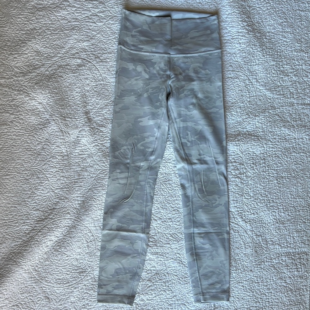 Lululemon 6 grey camo leggings